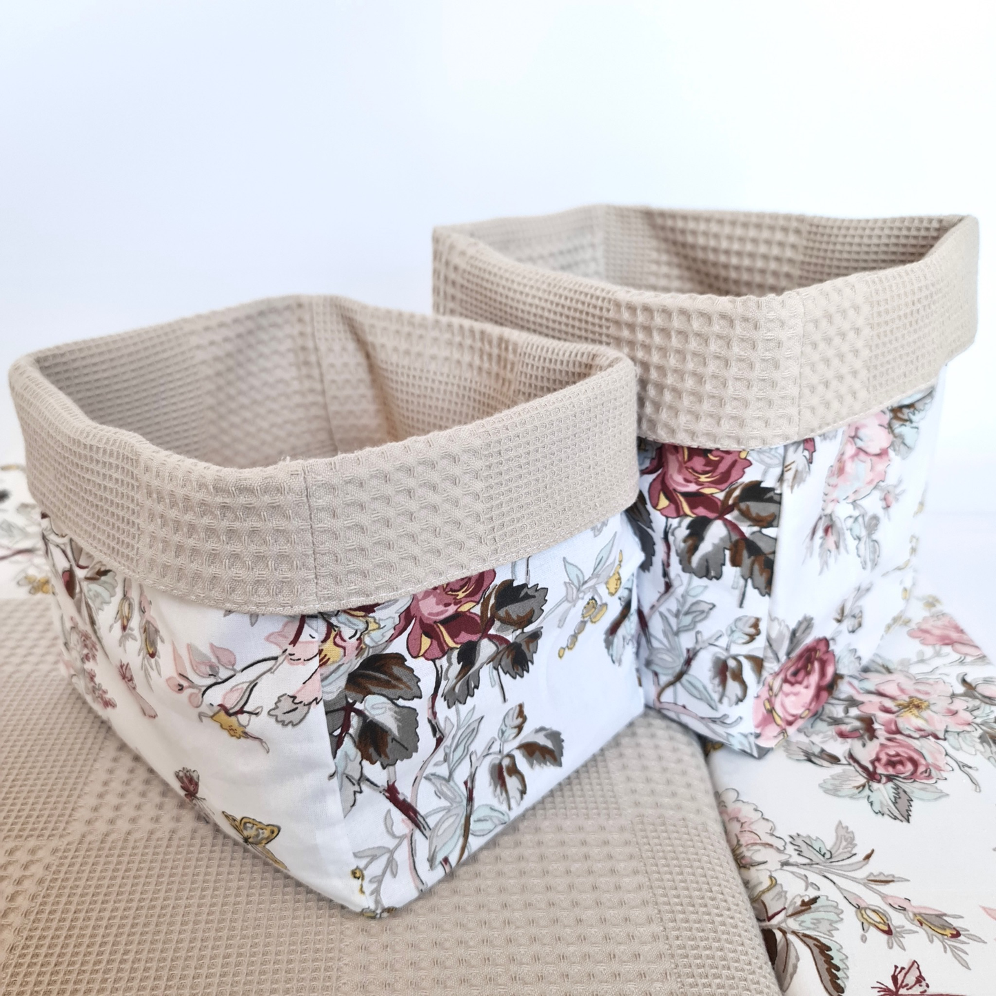 Utensil basket taupe roses