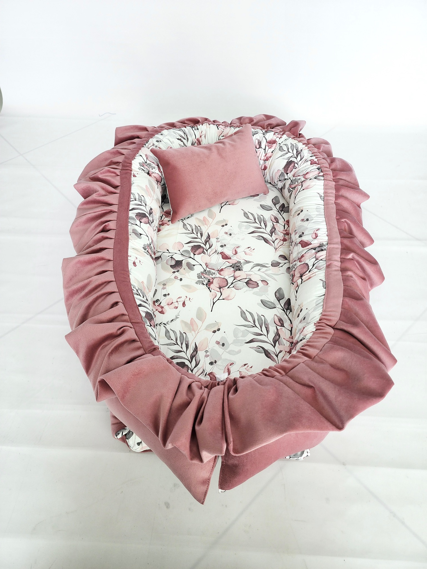 Velvet Baby Nest Dark Old Pink Eucalyptus