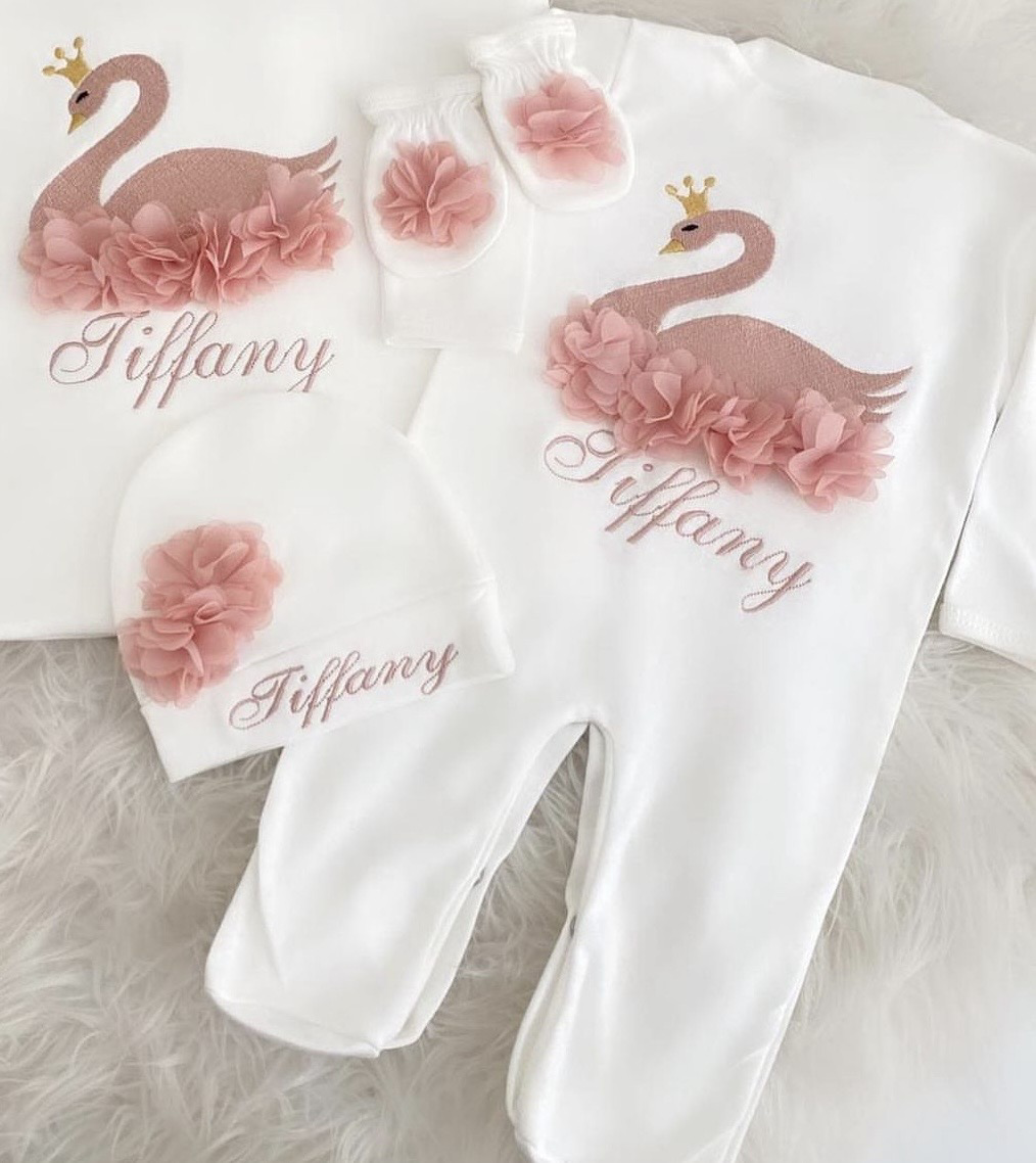 Newborn Set mit Namen Schwan