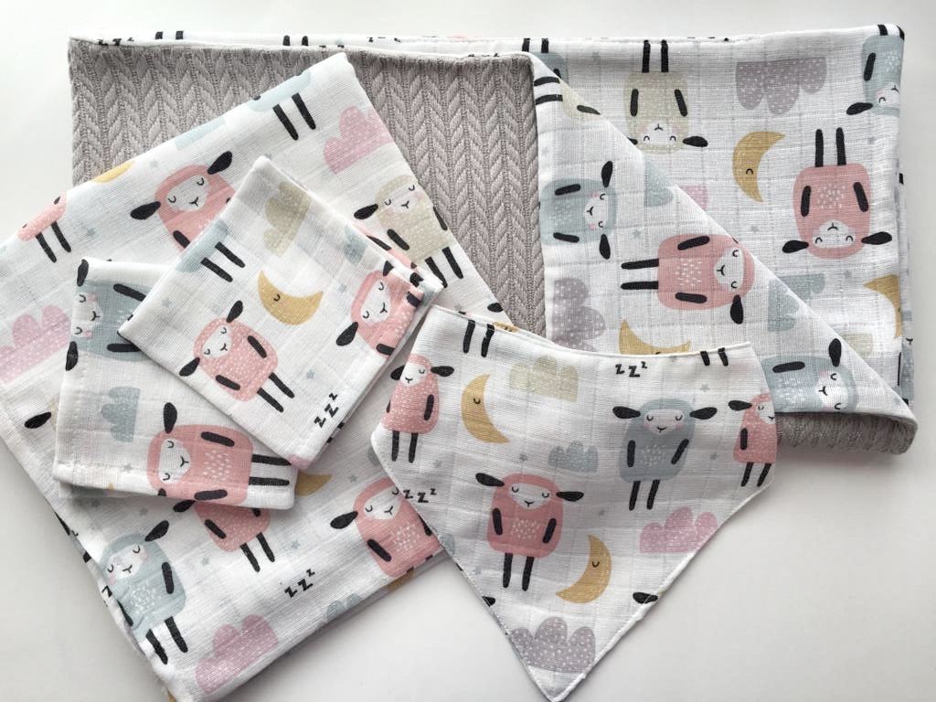 Muslin Newborn Savings Set Colorful Sheep