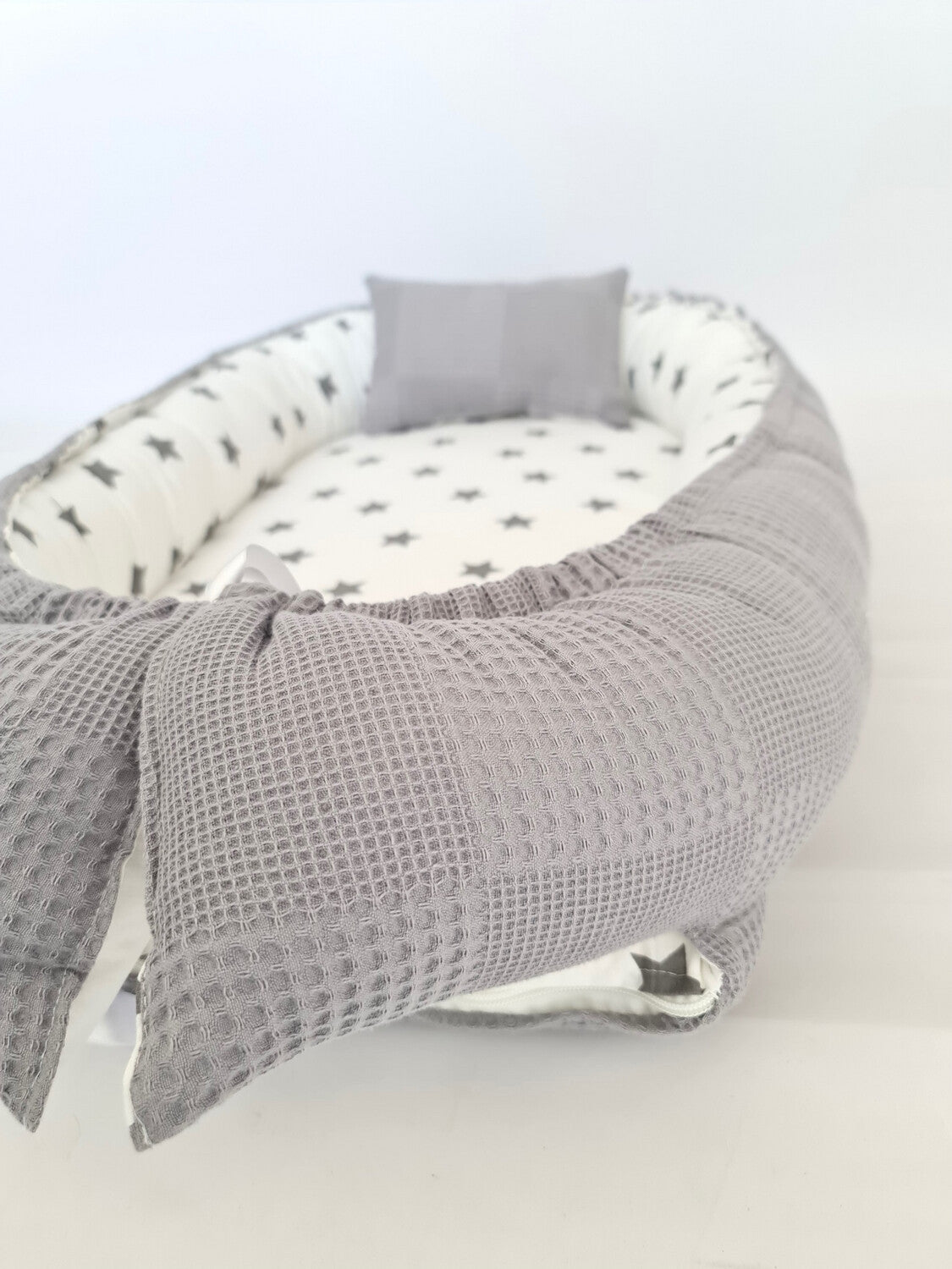Baby nest gray white stars