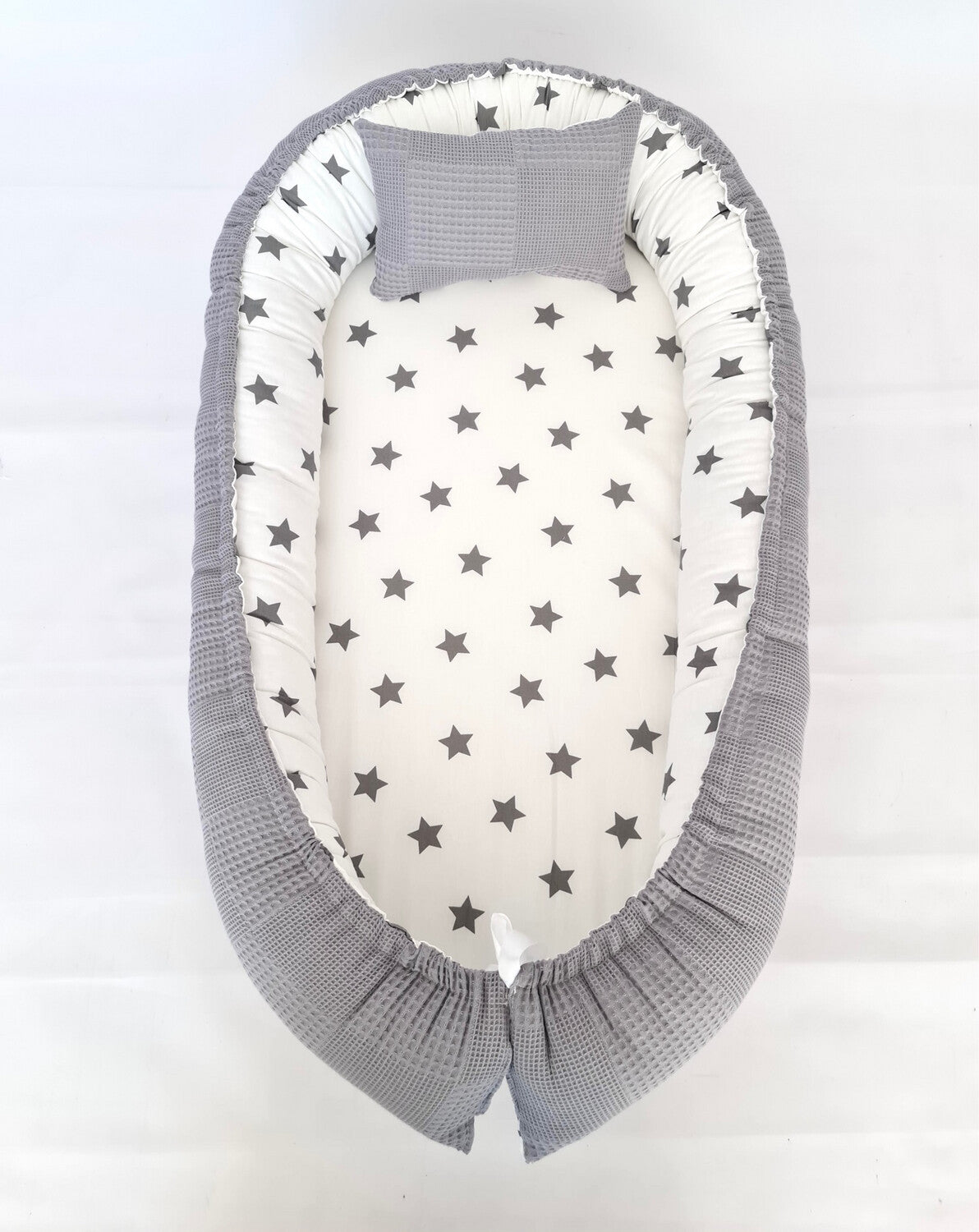 Baby nest gray white stars