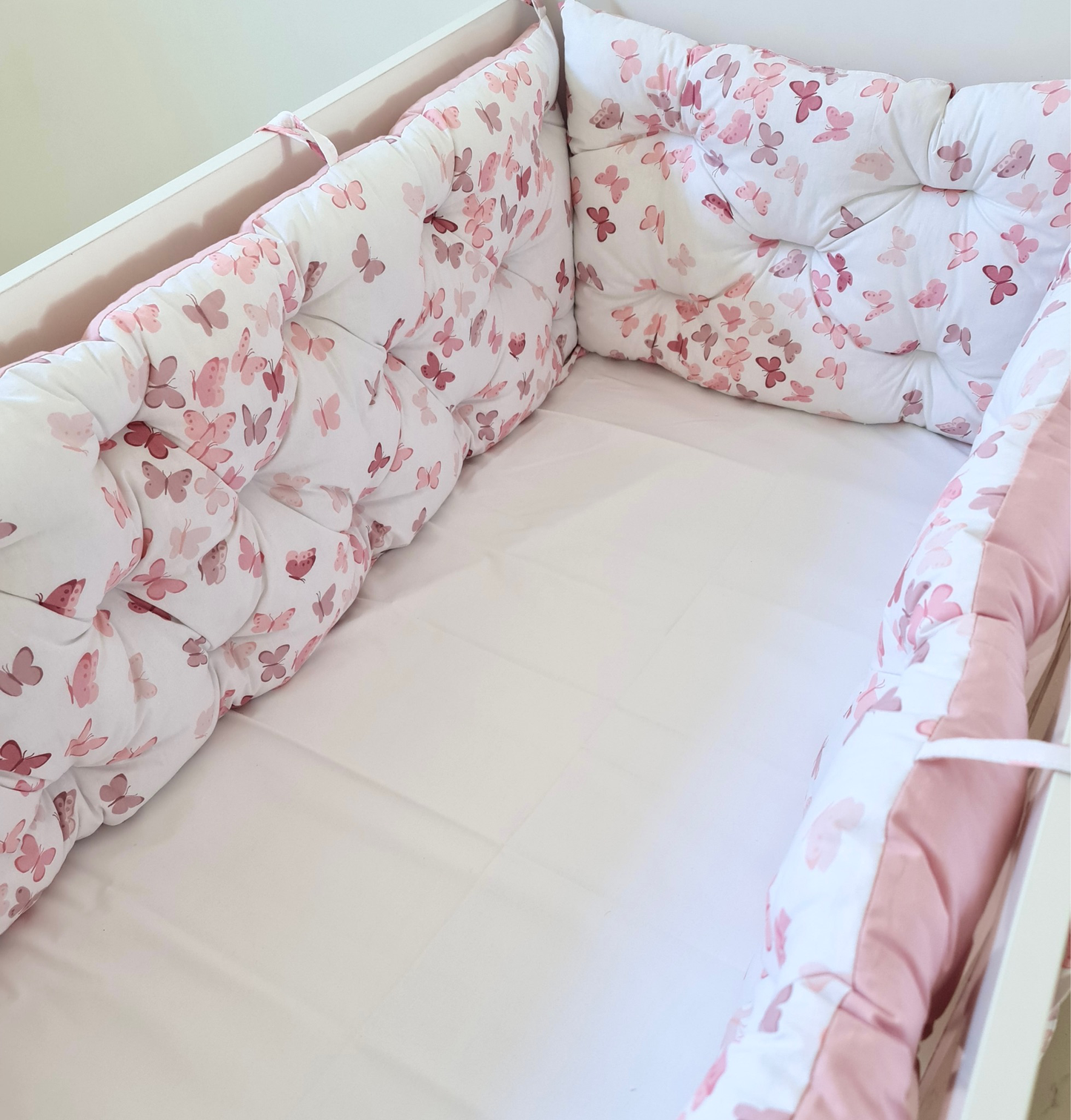 Bed border pink butterflies, bed linen