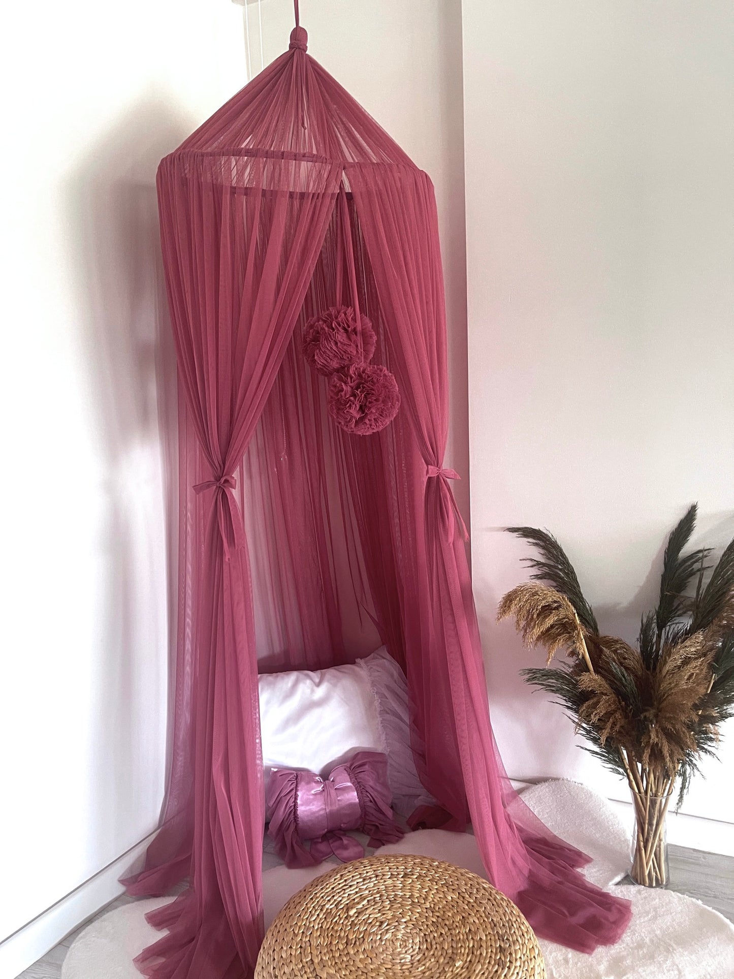 Canopy dark old pink with pompoms