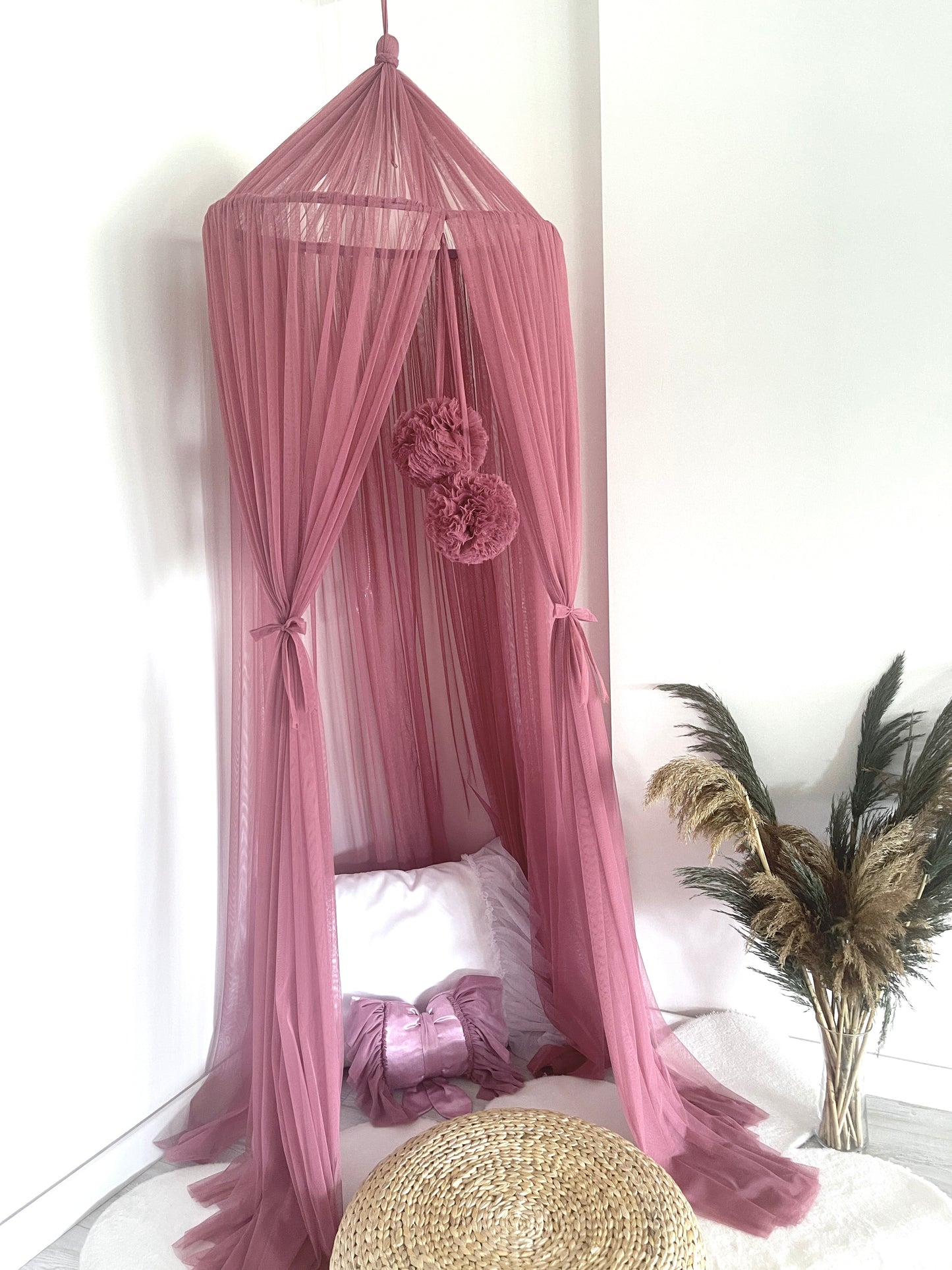 Canopy old pink with pompoms