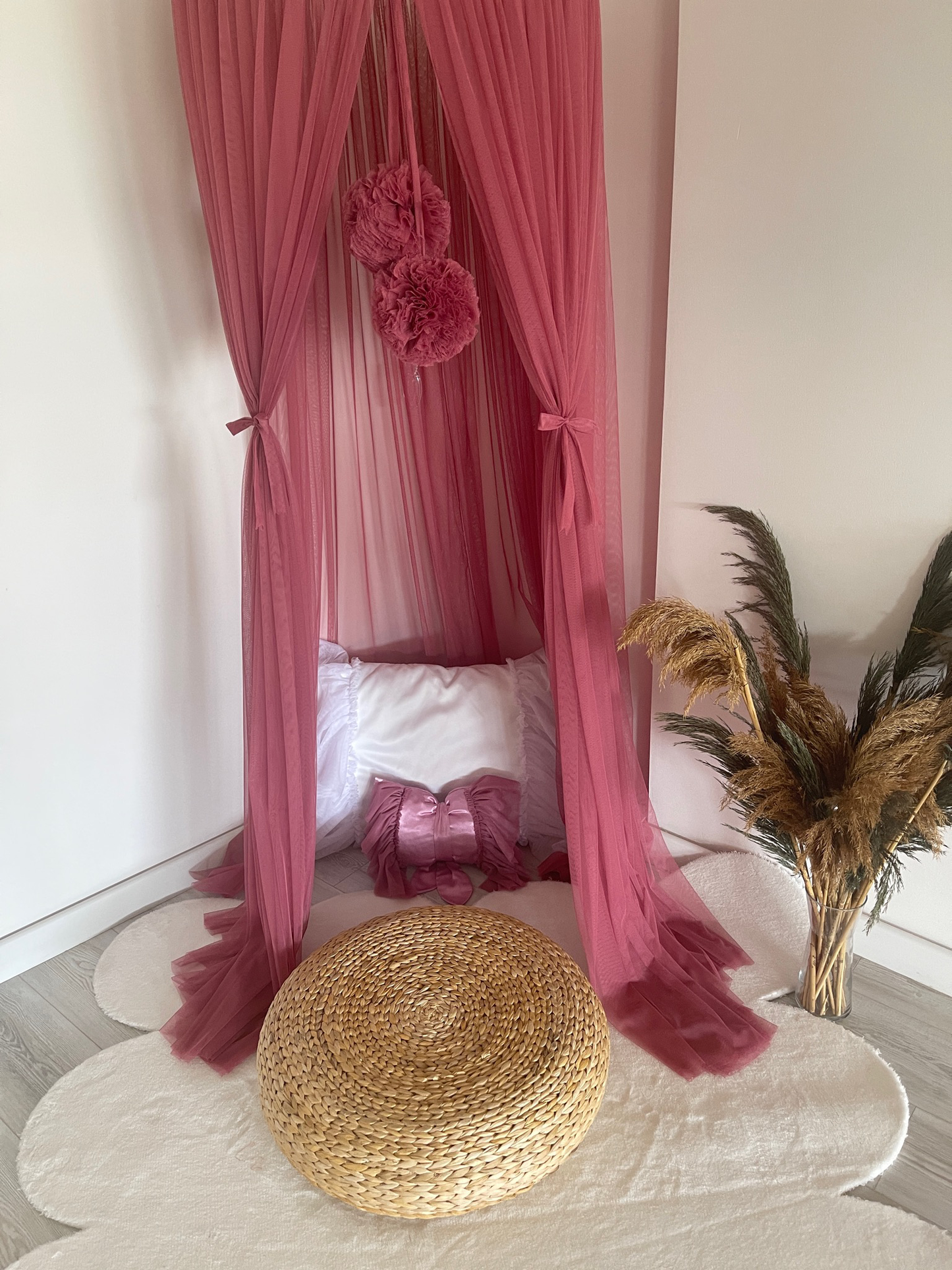 Canopy dark old pink with pompoms