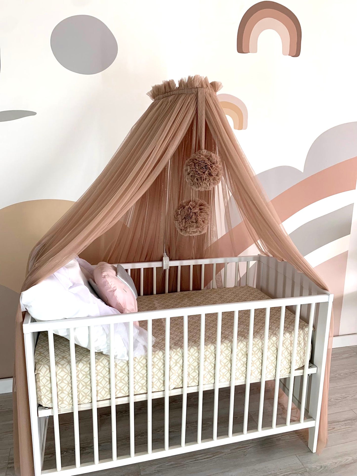 Bed canopy taupe/brown with bobbles