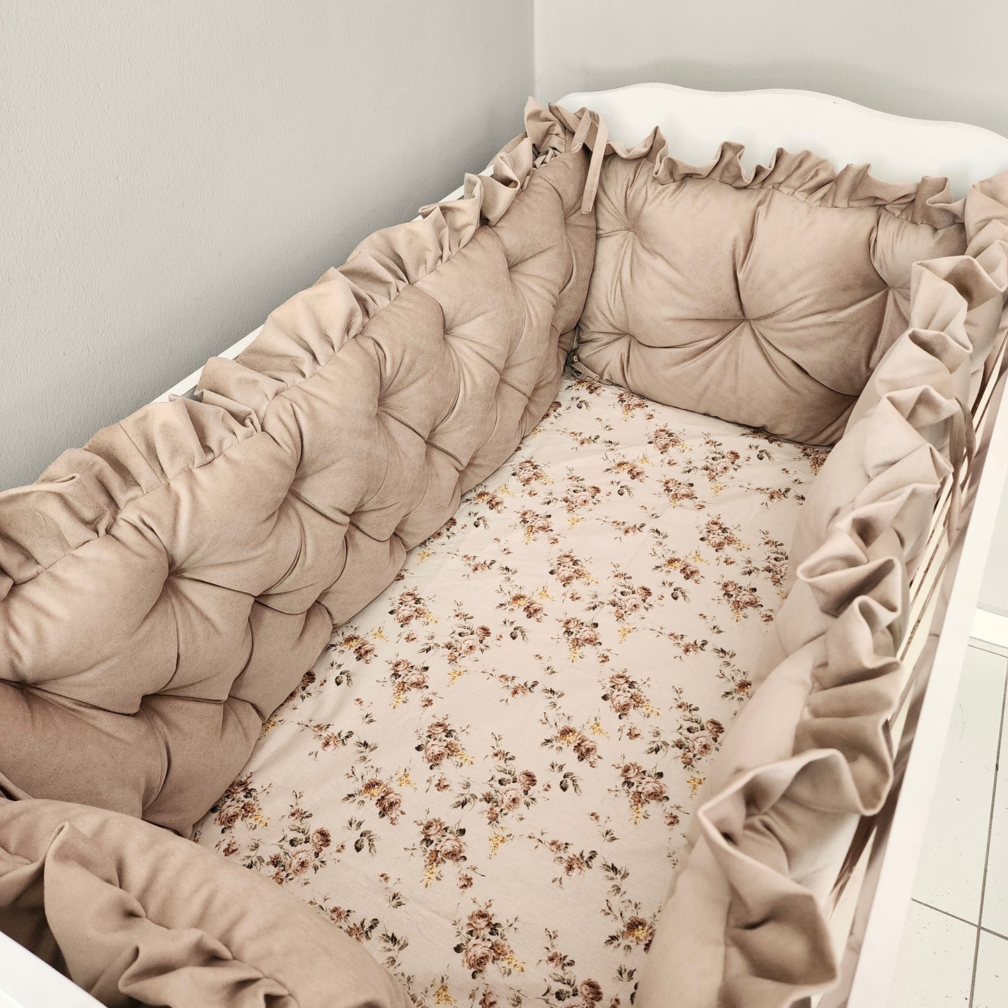 Velvet bed surround beige, bed linen
