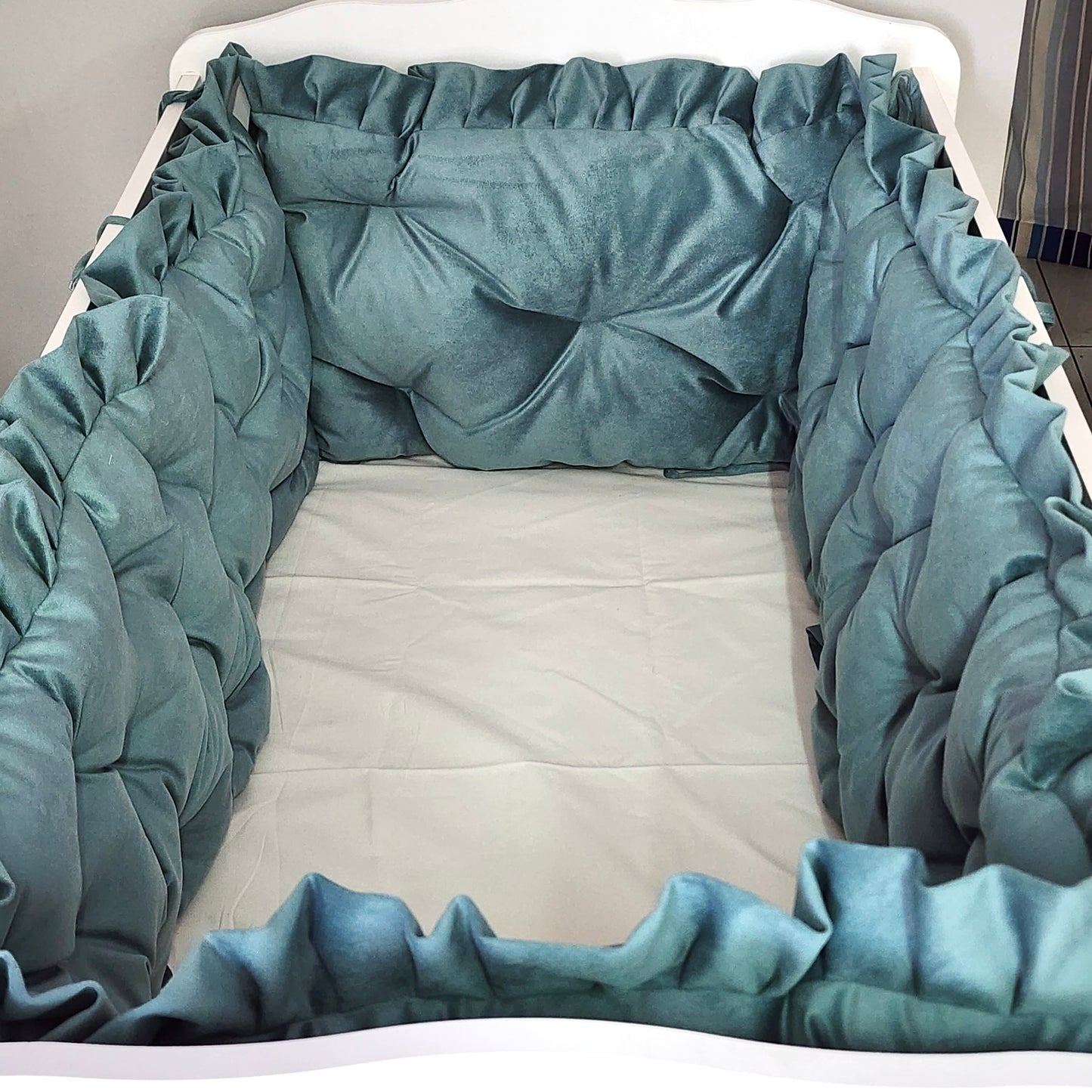 Velvet bed surround green