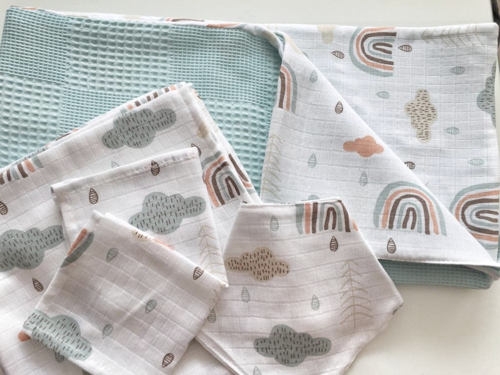 Muslin Newborn Savings Set green rainbow