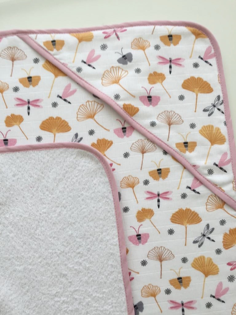 Muslin bath towel orange flowers