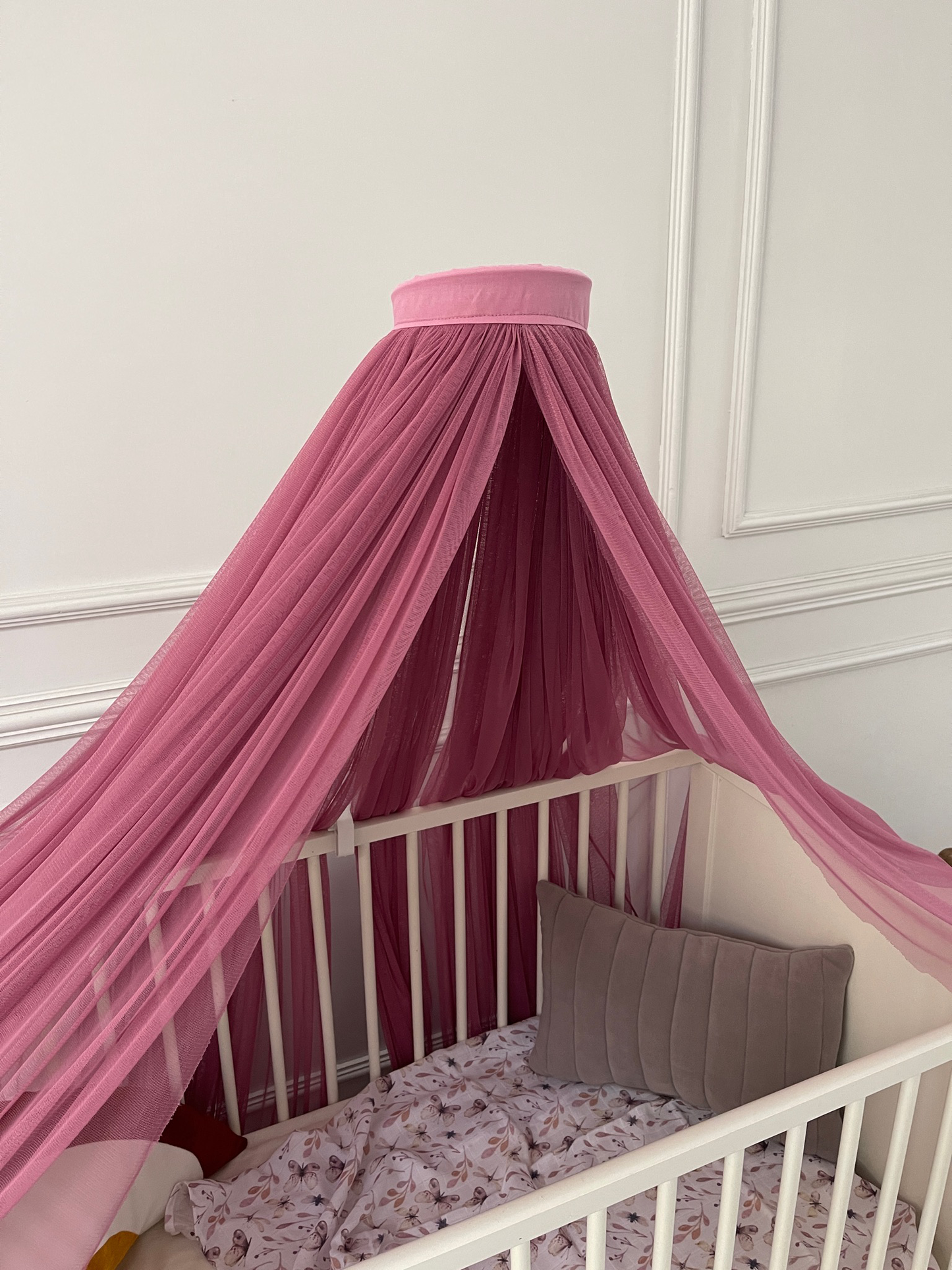 Bed canopy dark old pink with pompom wreath