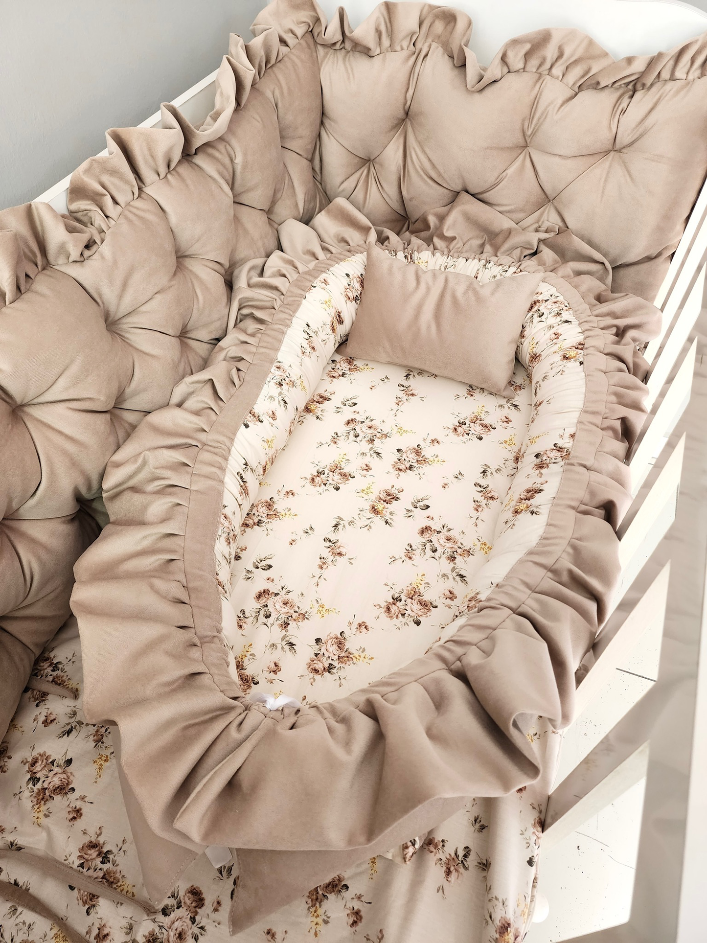 Velvet bed surround beige, bed linen