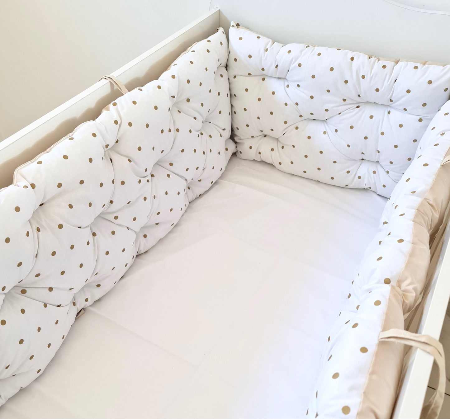 Bed border light beige golden dots, bed linen