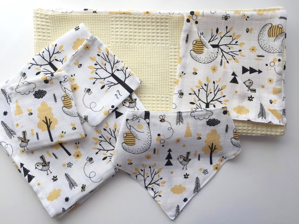 Muslin Newborn Savings Set yellow bears