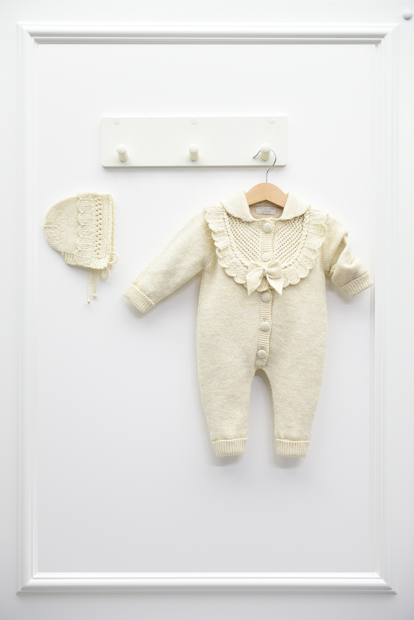 Baby knitted overall with hat for girls beige