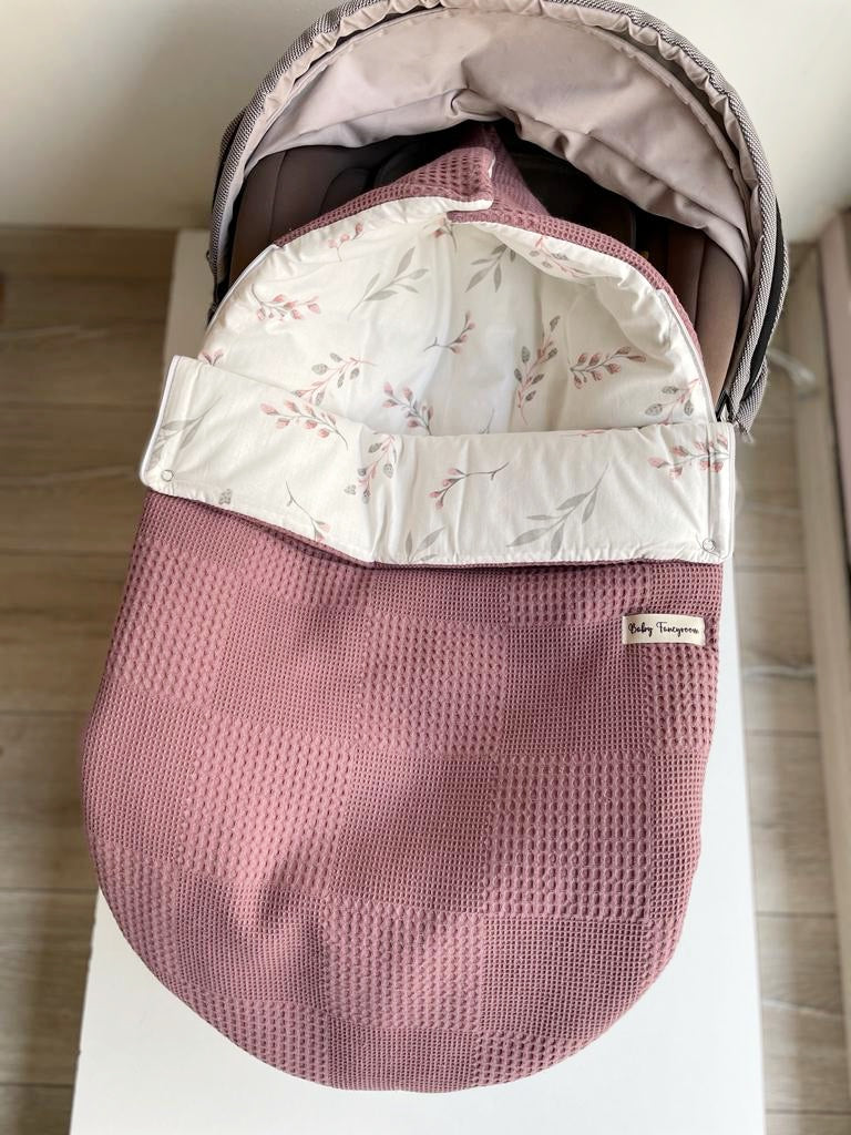 2in1 Einschlagdecke für Babyschale / Baby Schlafsack dunkel altrosa Weidenkätzchen