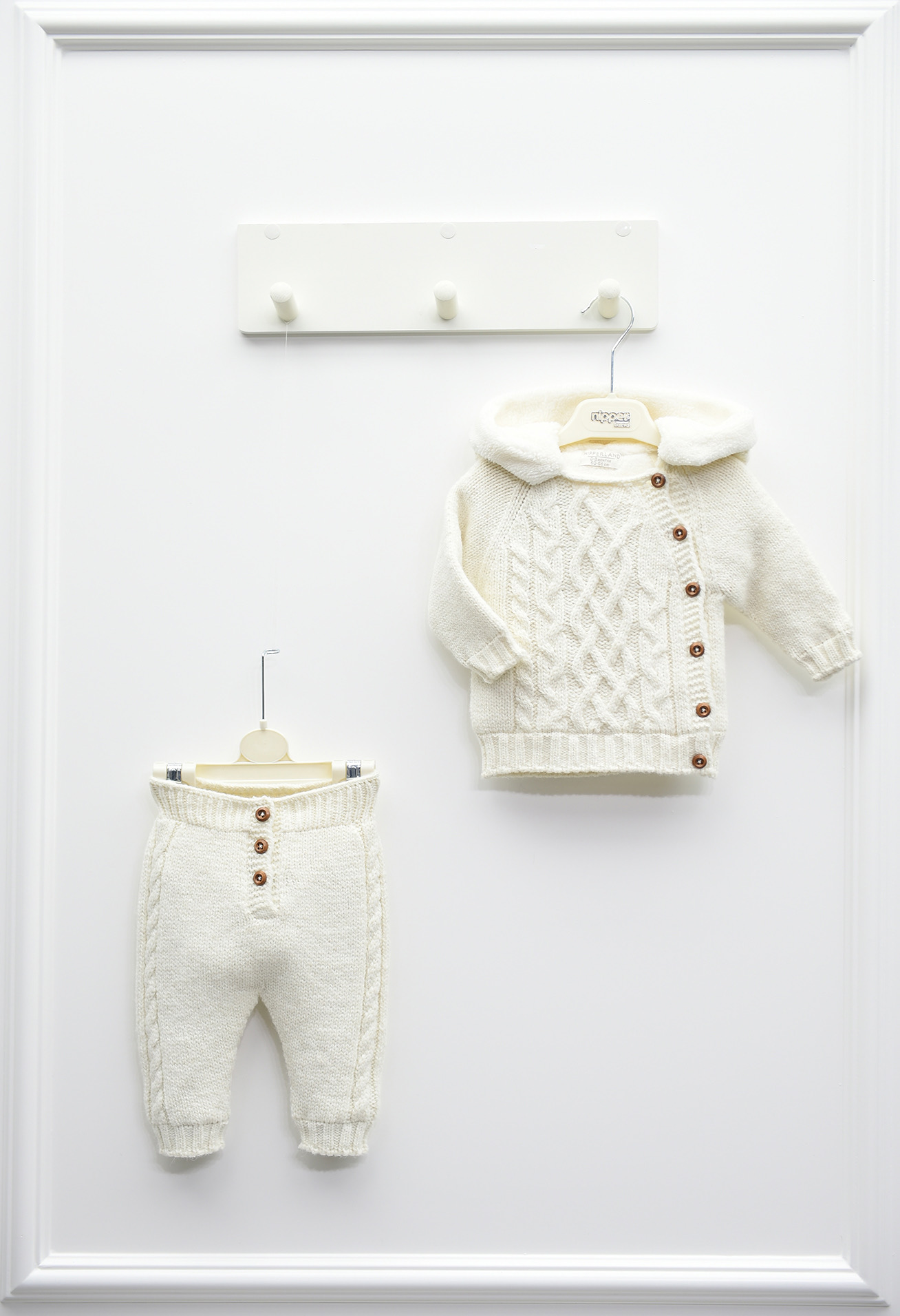 Baby knit top and pants cream size 56-62
