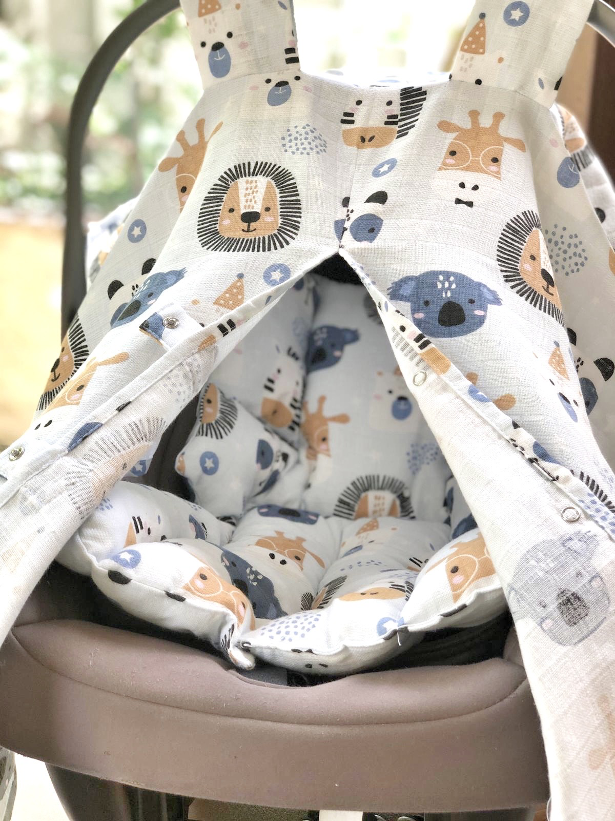 Babyschalen Set hellblau Löwen