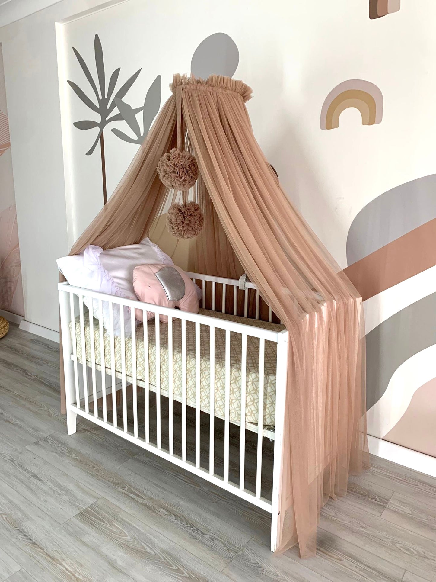 Bed canopy taupe/brown with bobbles