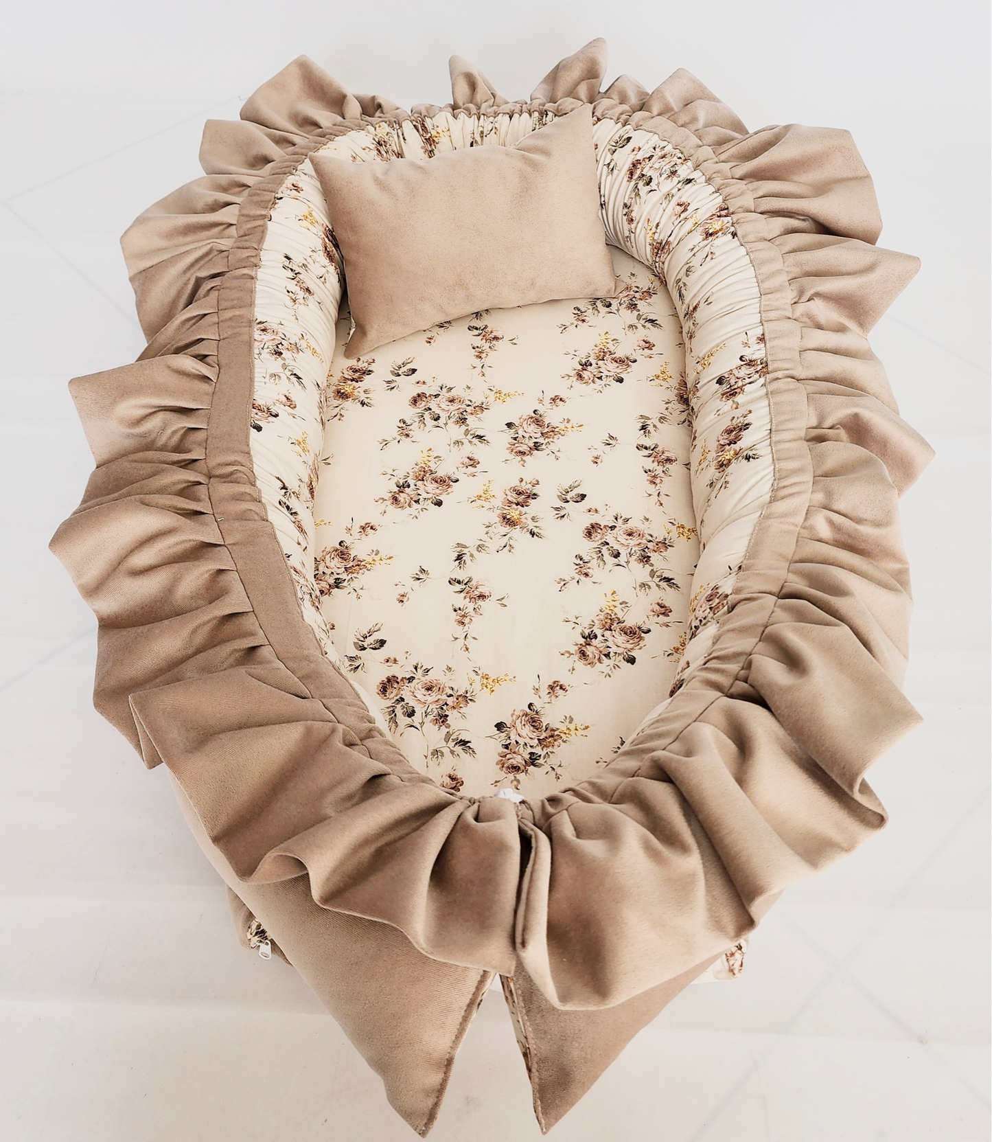 Velvet Baby Nest Beige