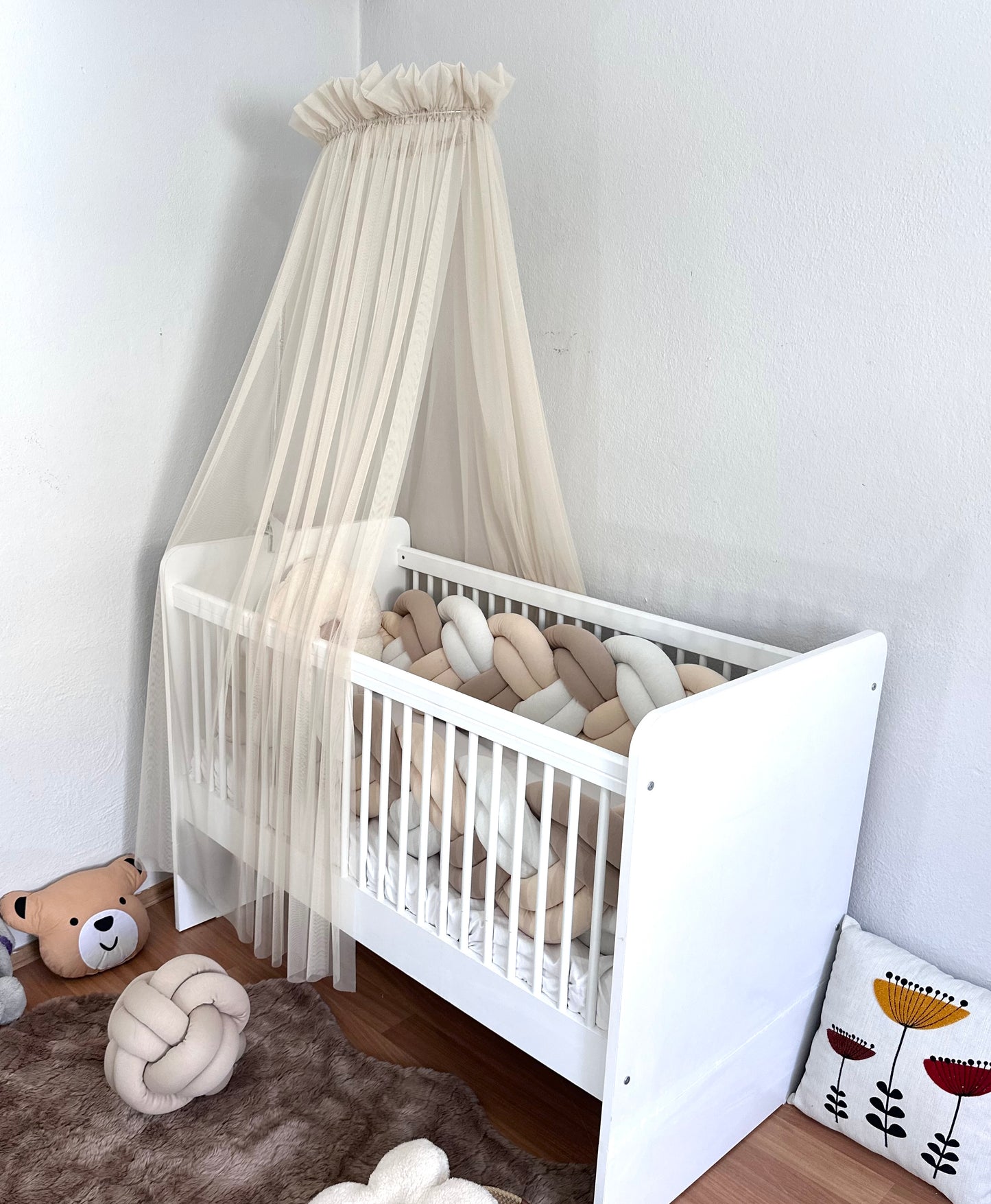 Baby Fancyroom Betthimmel für Babybett 300x180 cm – feiner Tüll, handgefertigt, eleganter Volant, beige