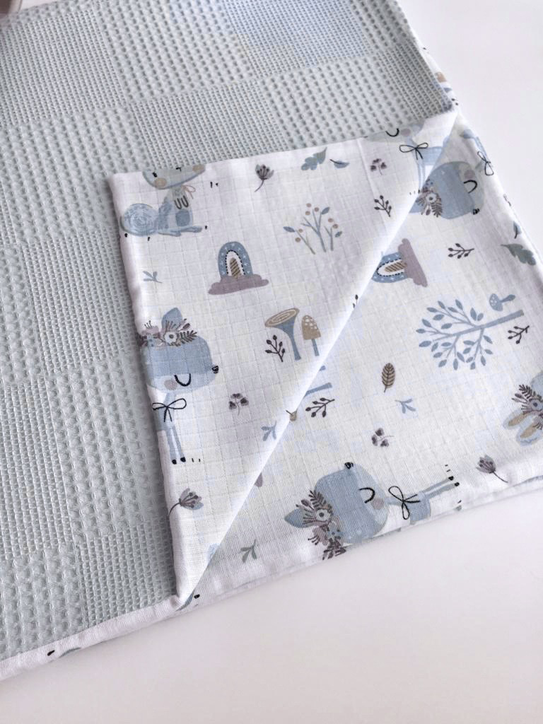 Muslin baby blanket light blue deer