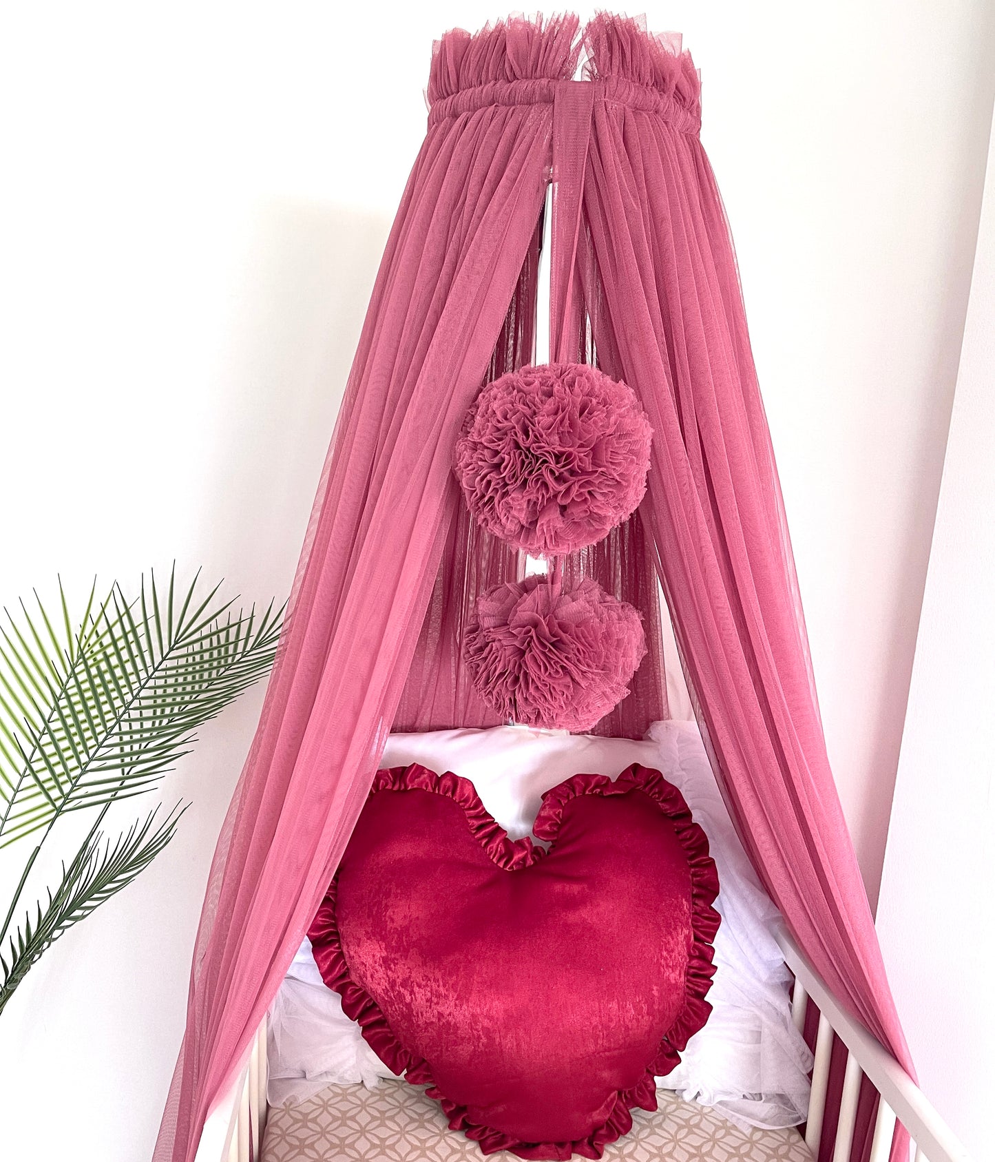 Bed canopy dark old pink with bobbles