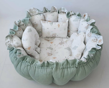 2in1 Spielmatte / Babynest grün Regenbogen