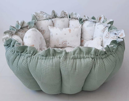 2in1 Spielmatte / Babynest grün Regenbogen