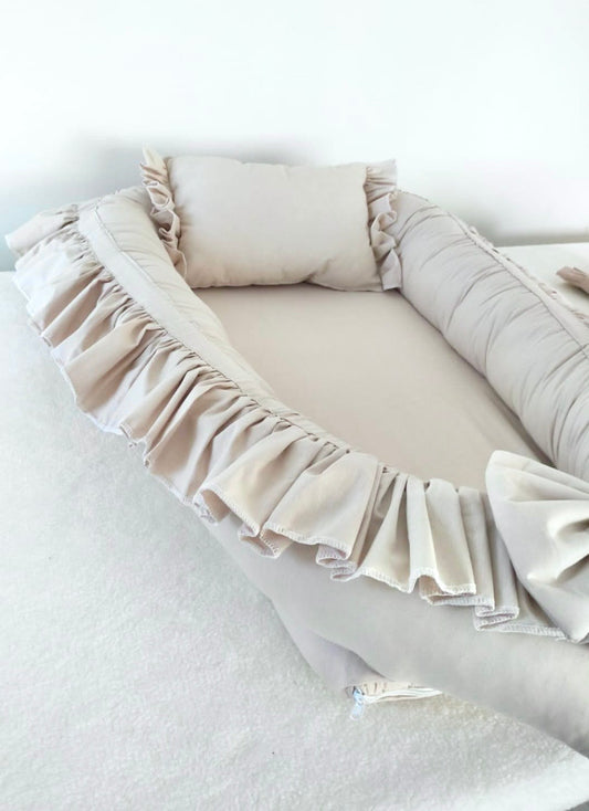 Babynestchen beige mit Rüschen