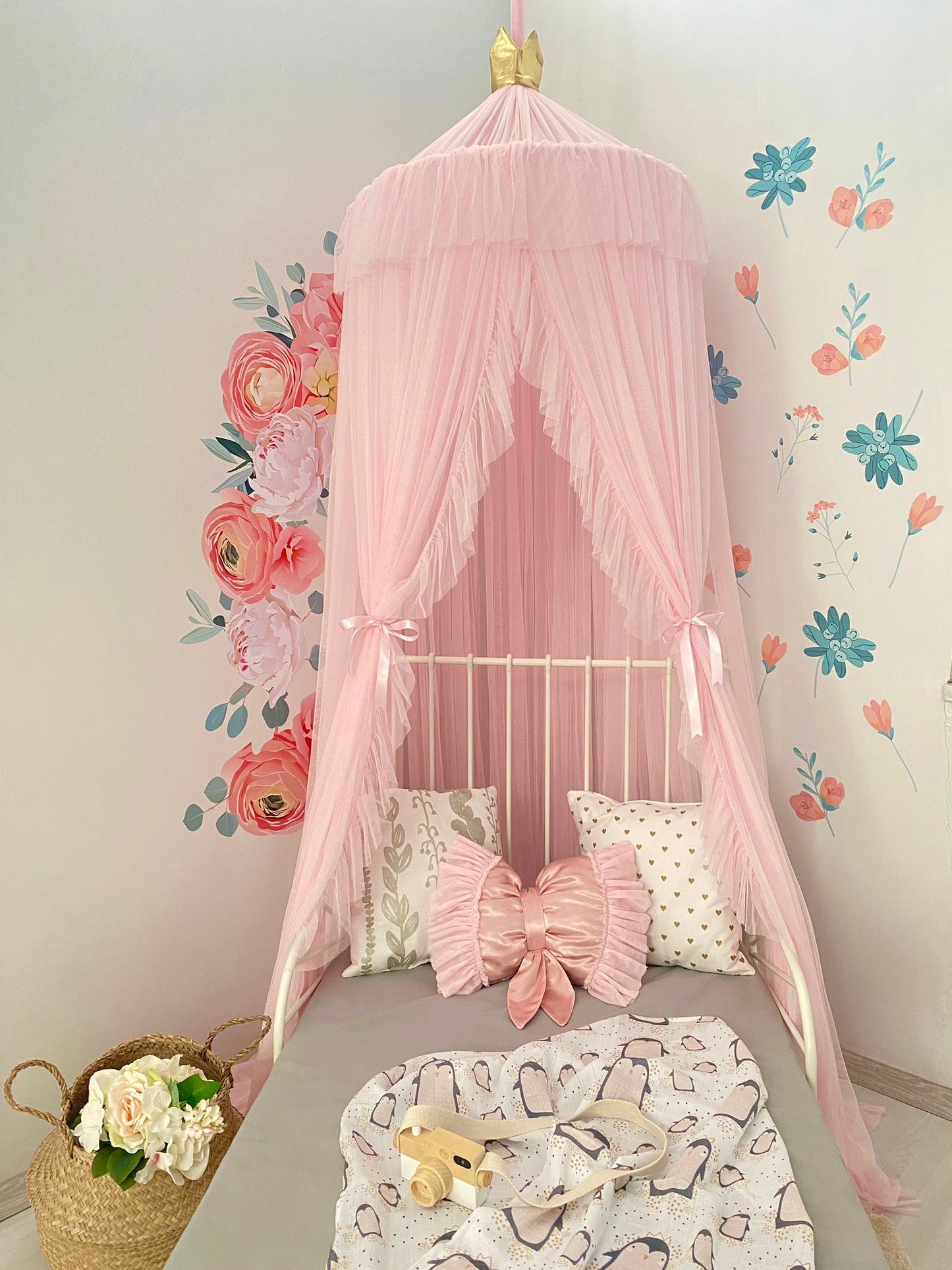 canopy pink with ruffles 